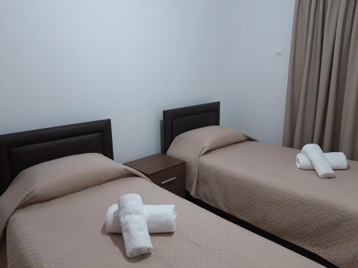 Costas Two-Bedroom Ground Floor Apartment Paphos Exterior photo